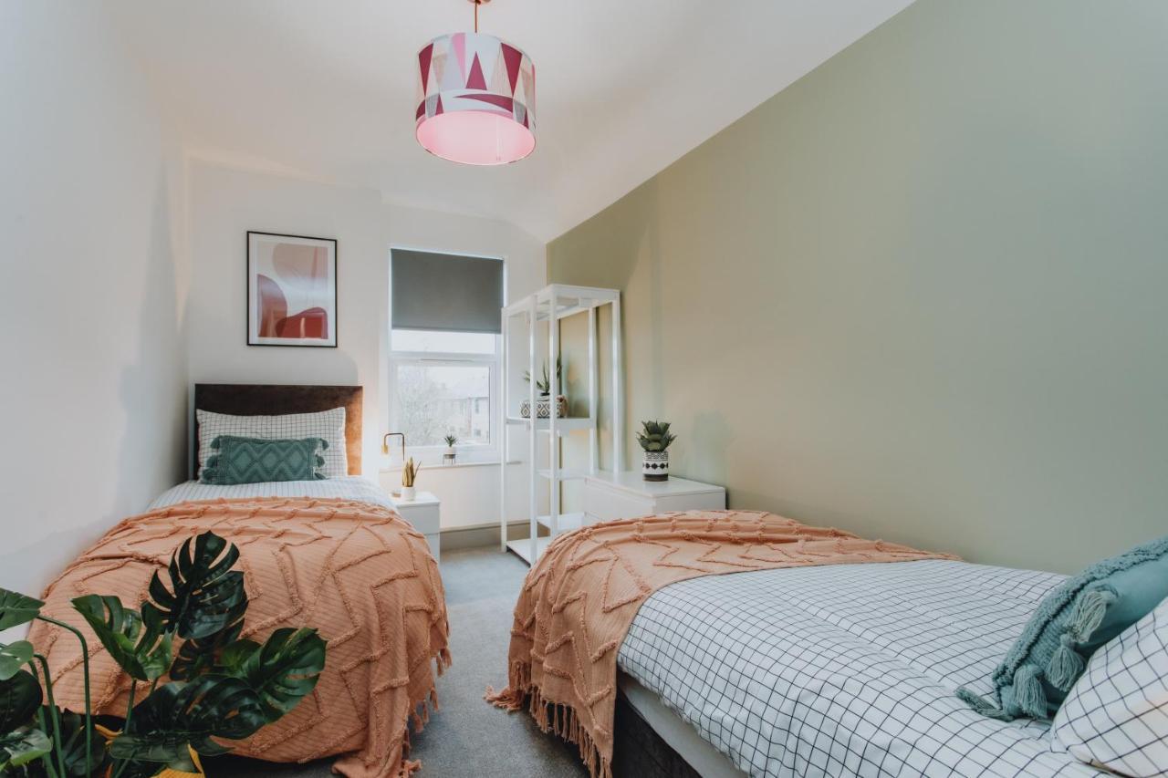 Townhouse House Ideal Contractors In Rugby Exteriör bild